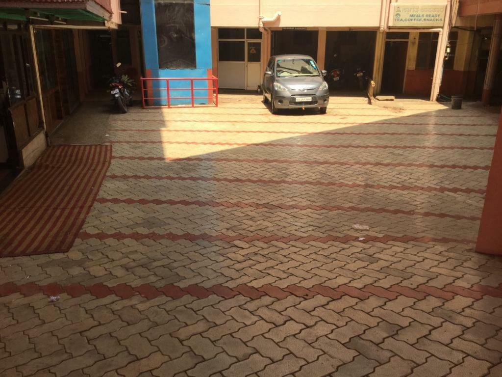 Bharati Lodge ฮูบลิ ภายนอก รูปภาพ